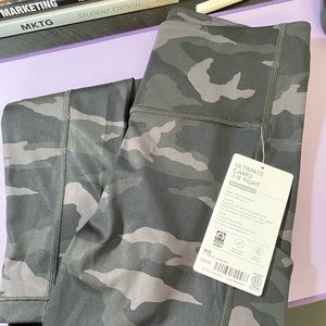 NWT ATHLETA Ultimate Stash Pocket Camo 7/8 Tight #531773 Size XS